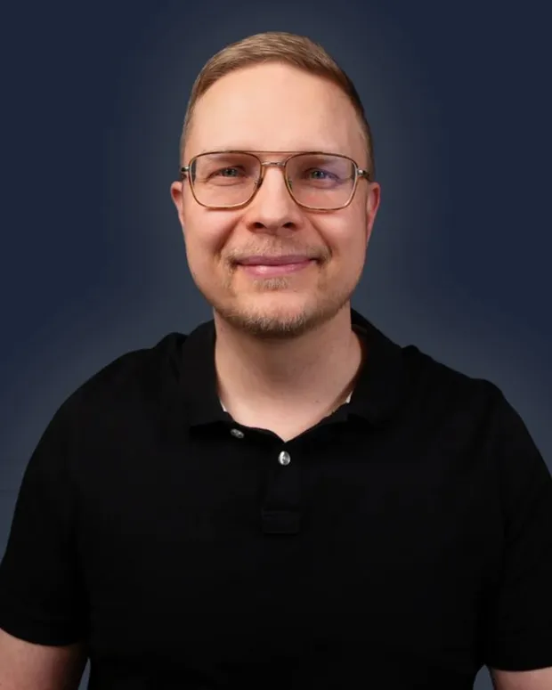 Samuli at his desk